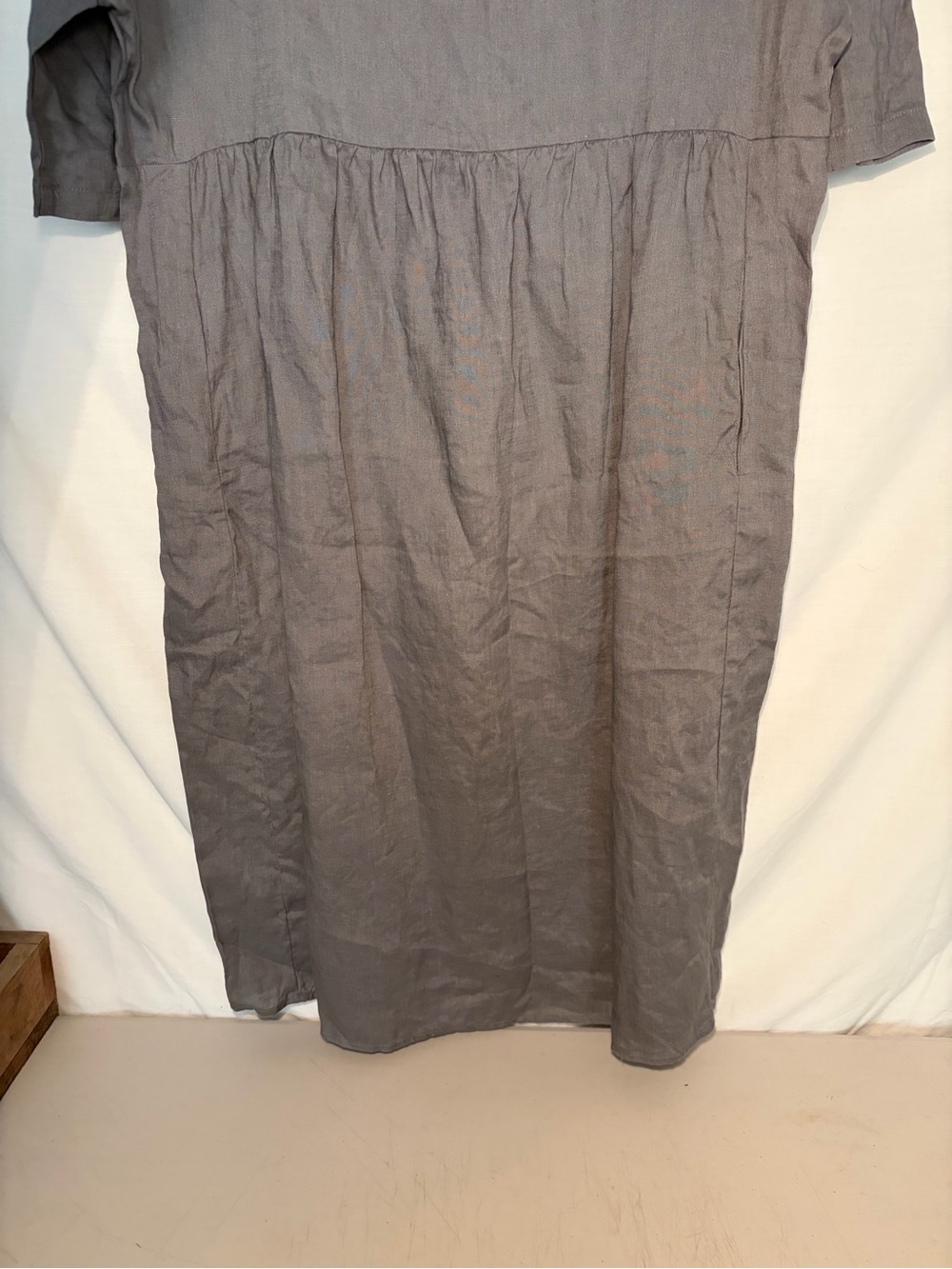LINTICO Relaxed Short-Sleeve Gray Midi Dress size small 100% linen - Picture 3 of 9